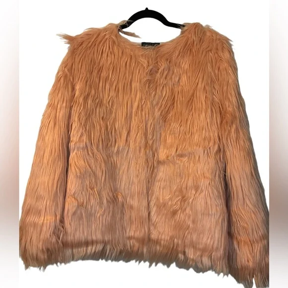 Women’s Plus Size Shaggy Faux Fur Coat in peachy Pink - Picture 3 of 6
